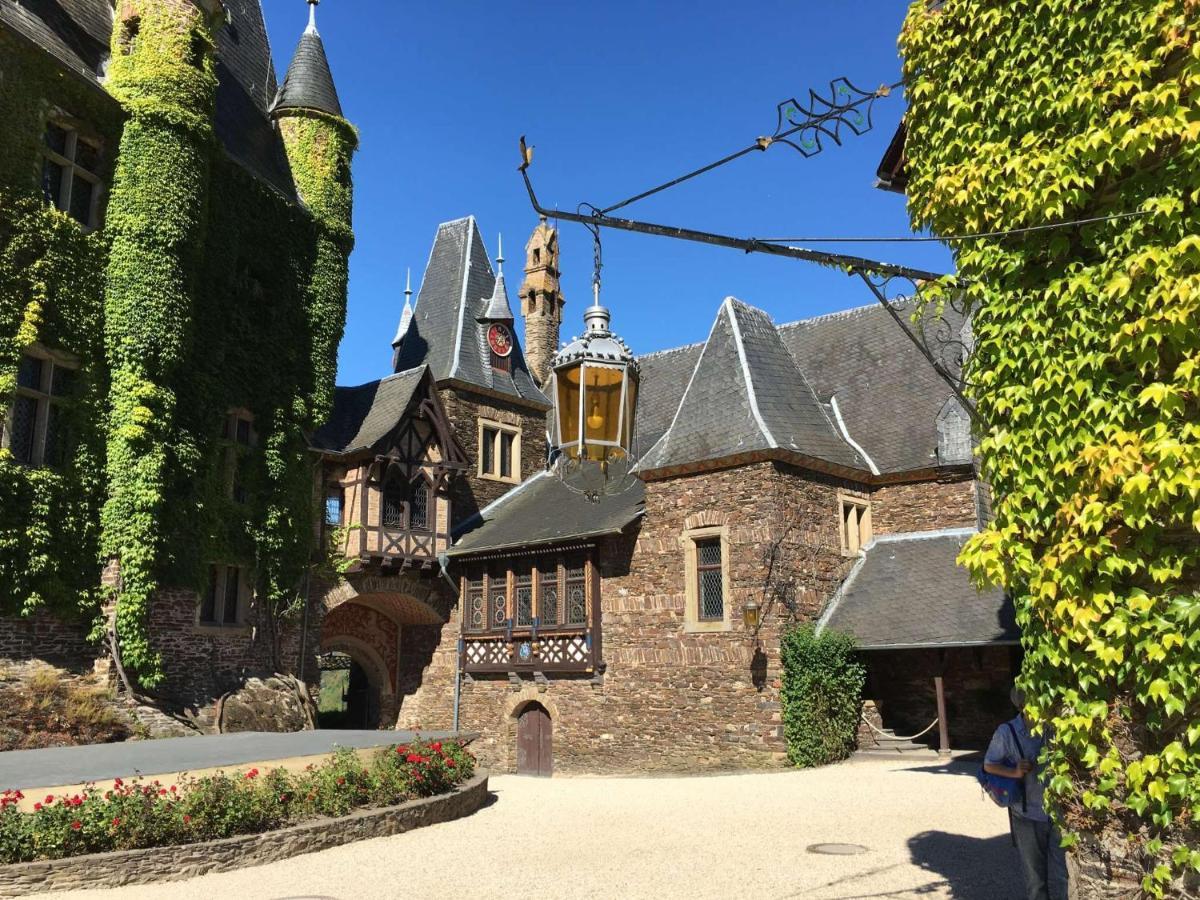 Spitzhaus Wolf Villa ทราเบิน-ทราร์บาค ภายนอก รูปภาพ